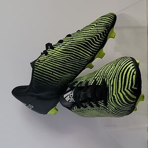 Adidas cleats soccer sz 6 mens athletic sporty green black striped lowtop